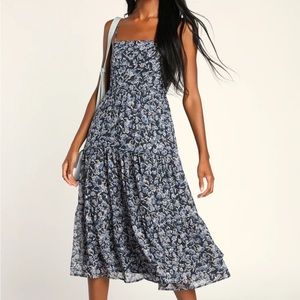 Lulu’s | blue floral tiered midi dress